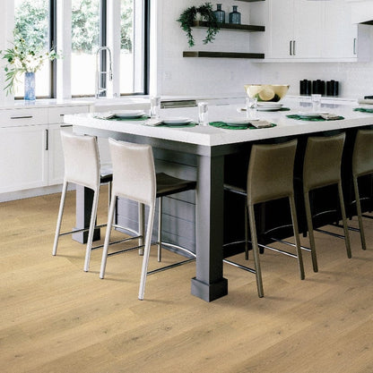 Laminate Mohawk - RevWood Plus - Hampton Villa - Tulip Shell Oak - Laminate Mohawk